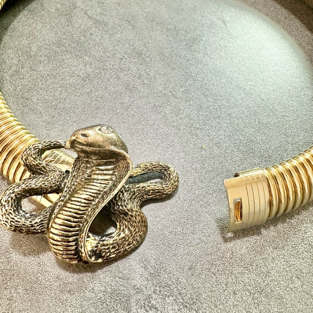 Vintage Omega Gold Tone Cobra Snake Pendant Collar Statement Necklace - Picture 5 of 7